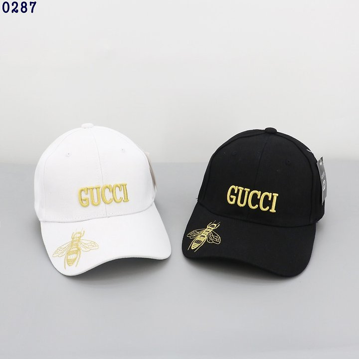 벌 자수 볼캡 모자